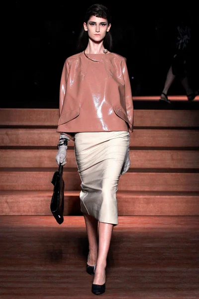 Look 15
